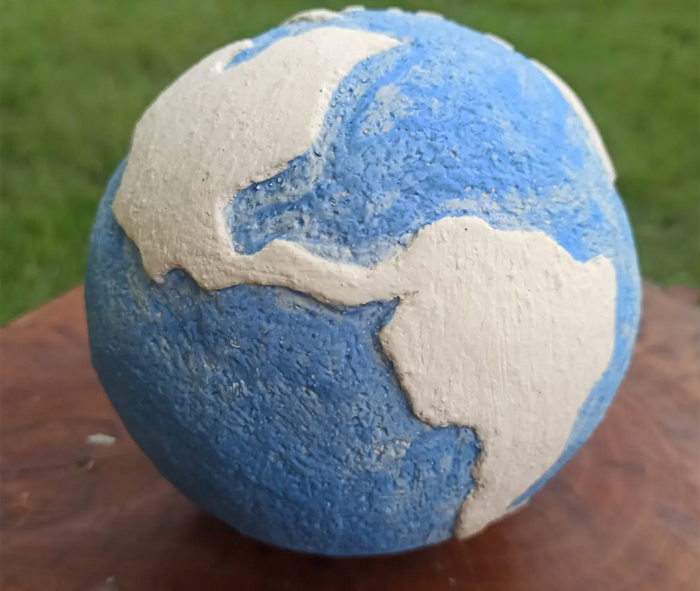 globe terrestre en céramique